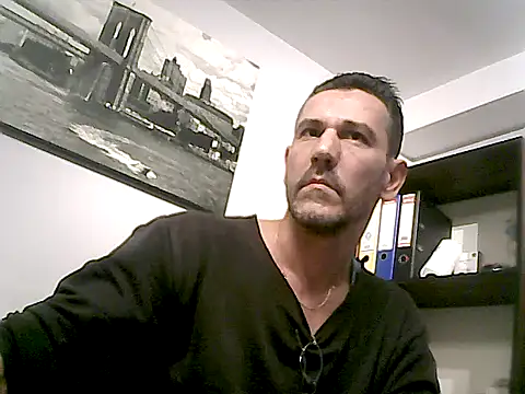 mastercharisma35's cam snapshot