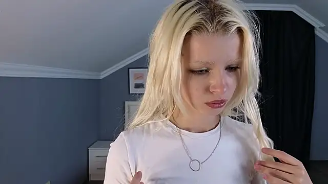 Naomi_Demio's cam snapshot