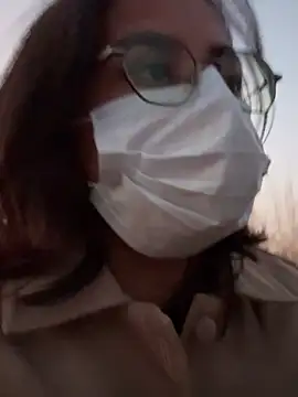 DominantDesiree live sex cam