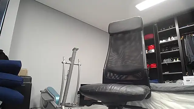 latinoo23bom live sex cam