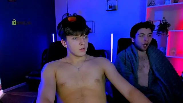 travis_wolf_ live sex cam