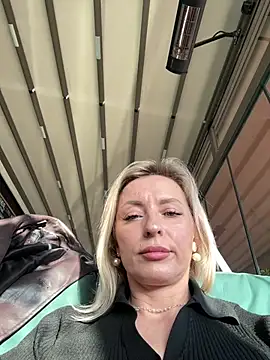 VikaBunny1 live sex cam