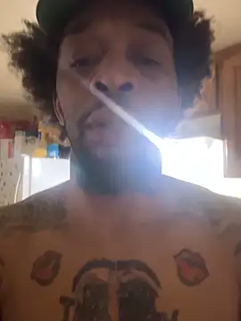 thefreakscomeoutatnight live sex cam