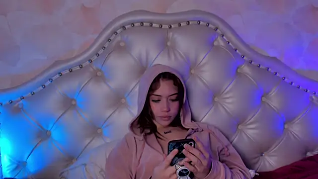 NameaRohouse's cam snapshot