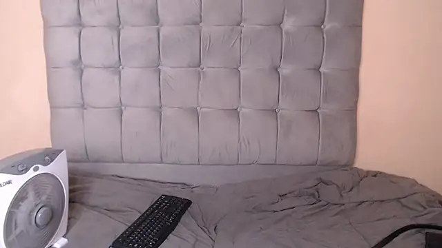 Doja_Peach live sex cam