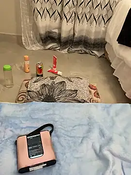 Nicole_bash's cam snapshot