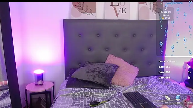 isa_bigassx's cam snapshot