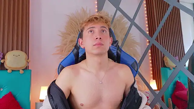 Naughty__Chriss live sex cam