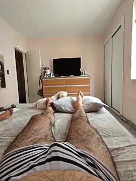 MysterBearMG live sex cam