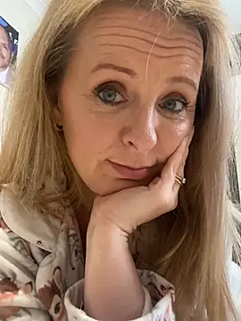 madamlillyrose live sex cam