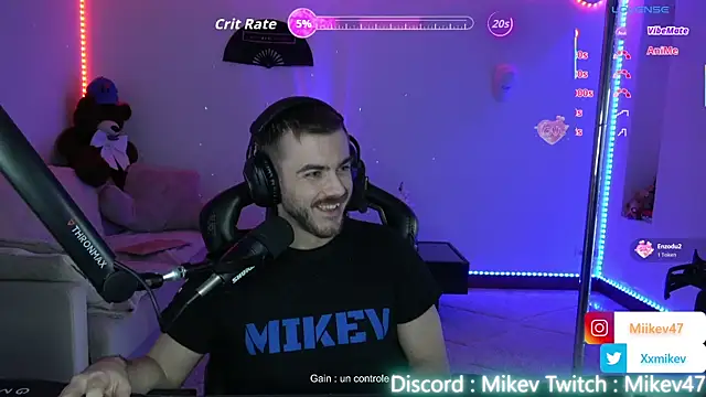 Mikev live sex cam