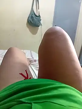 Ravena2290 live sex cam