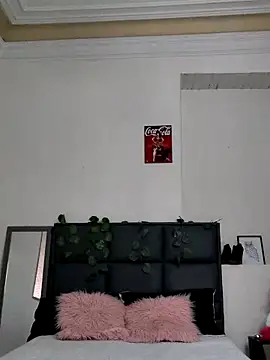 Julieta_Parker's cam snapshot