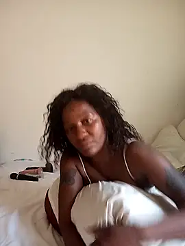 sluttylaura21's cam snapshot