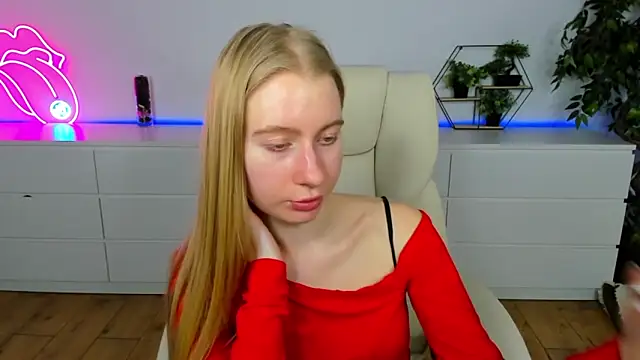 Alina_Blonde's cam snapshot