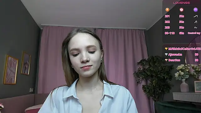 Adria_Arjona live sex cam