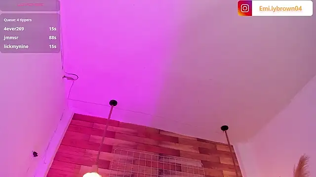 Emily_brown04 live sex cam