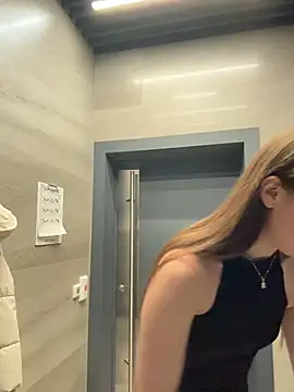 KristiRich live sex cam