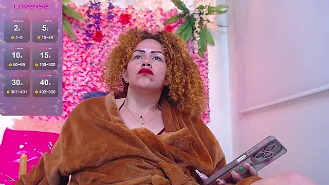 BLONDE_SEXYHOT's cam snapshot