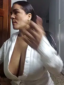 karla-bruni live sex cam