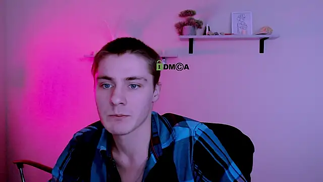 thomas_crow_'s cam snapshot