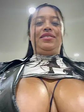 -Mia1's cam snapshot