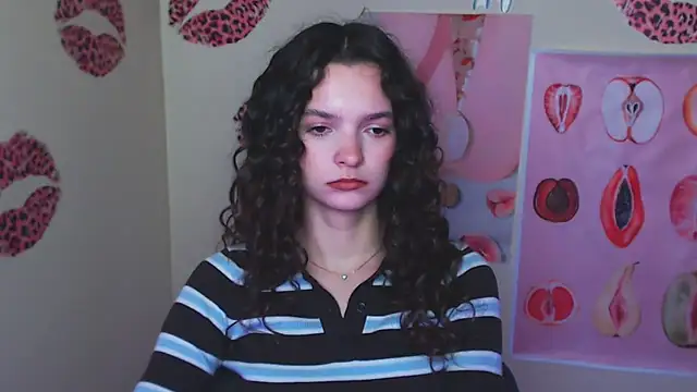 _SusieSu_'s cam snapshot