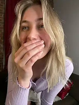 LovelyMiu's cam snapshot