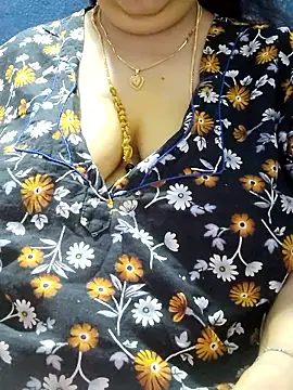 tamilthanushri live sex cam