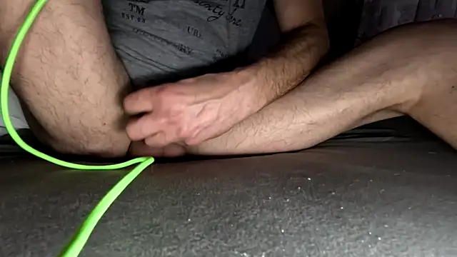 T0Yforeskin live sex cam