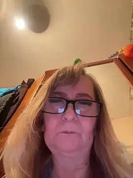 Irina2909@xh live sex cam