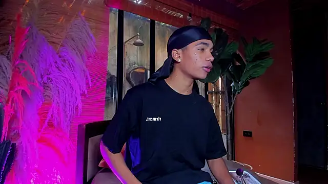 AlanCutee live sex cam