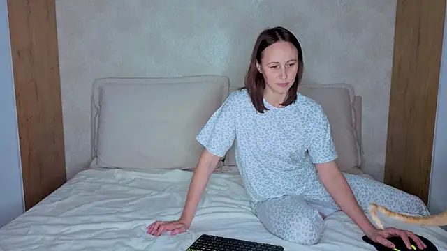 Helen198705 live sex cam