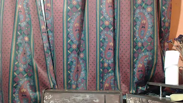 Foxy_Kate3333's cam snapshot