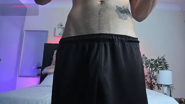 Leo_santoro live sex cam