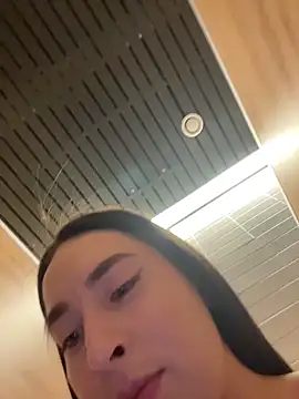 Holly_Play's cam snapshot