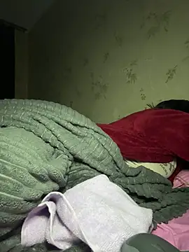 Naughtbaby_2025's cam snapshot