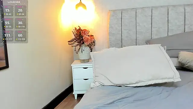 zara_milf live sex cam