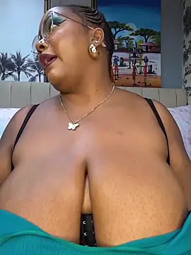 Thasha8 live sex cam