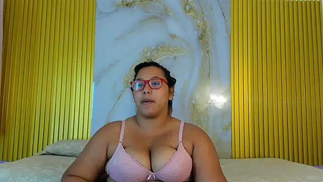 DeepandCurvy's cam snapshot