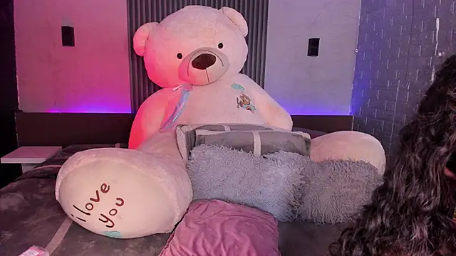 Magic_ivone's cam snapshot