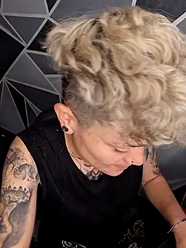 megan_cr's cam snapshot