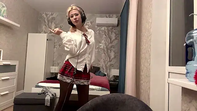 LadyFoxLove's cam snapshot