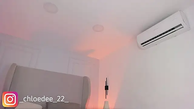 chloe_d's cam snapshot