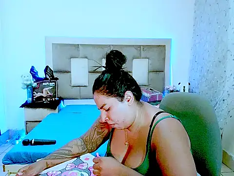 indiantopaz694u's cam snapshot