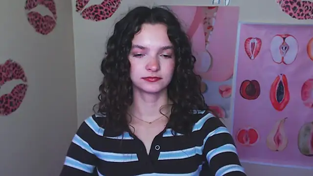 _SusieSu_'s cam snapshot