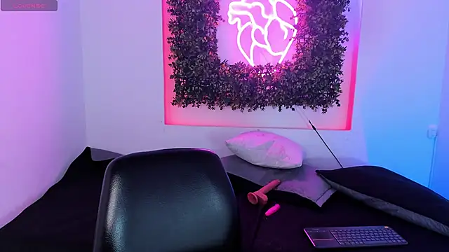 Itzel_Geneva's cam snapshot