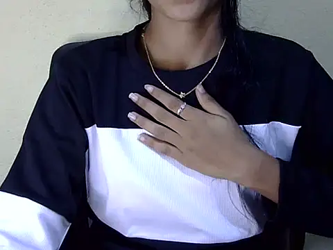 Khushi_v's cam snapshot