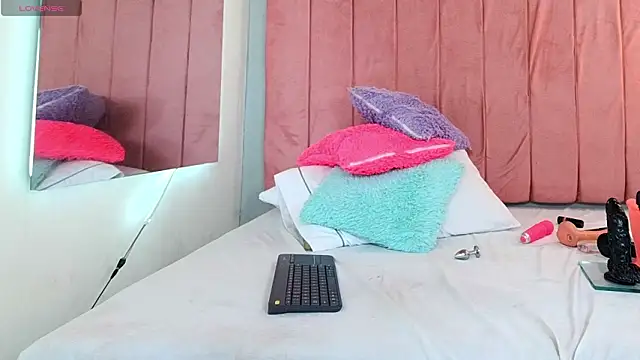 CRYSTALROUSE's cam snapshot