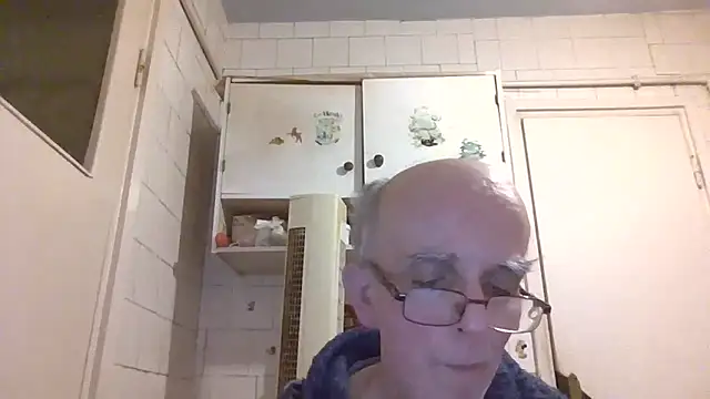 mariusica1@xh live sex cam